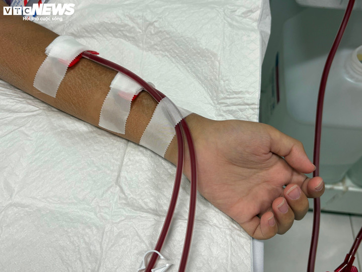 Chạy thận lâu dài có thể khiến trẻ gặp nhiều biến chứng.