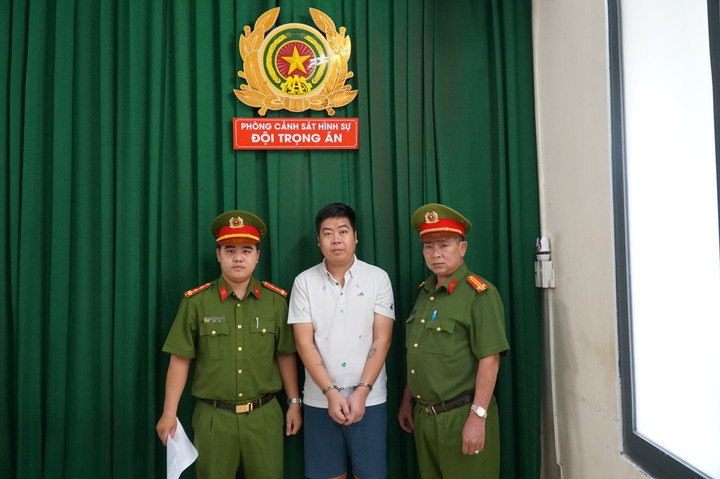 Đối tượng Nguyễn Trung Thế Lữ tại cơ quan điều tra (Ảnh: Công an TP.HCM)