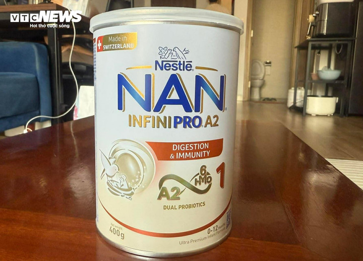 Hộp sữa NAN 400 g con gái chị Vân Anh đã sử dụng hết. (Ảnh: NVCC)