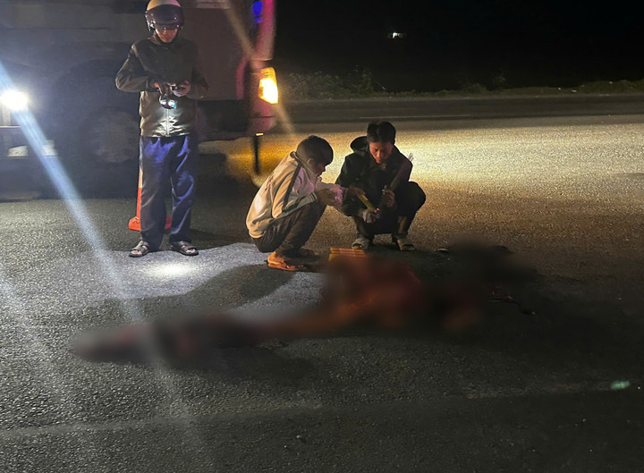 Anh T được phát hiện nằm chết trên quốc lộ 1, trong tình trạng thi thể bị biến dạng. (Ảnh: CTV)