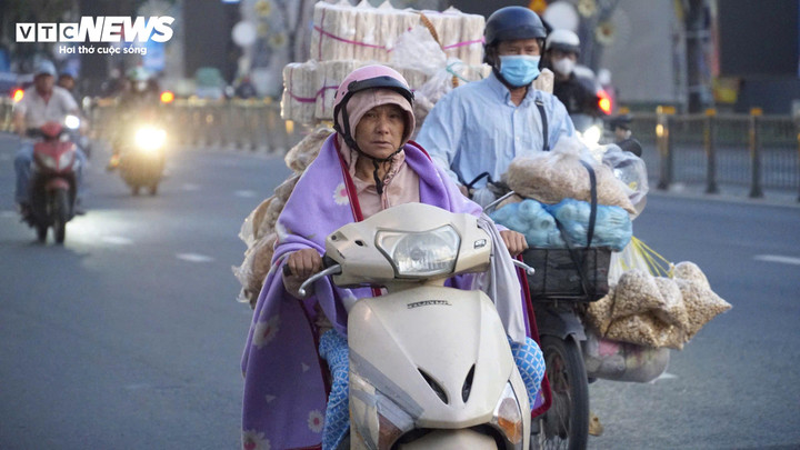 Do đó, đợt lạnh lần này được đánh giá là hiếm và thu hút sự quan tâm của người dân.