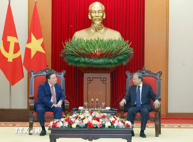 Tổng Bí thư Tô Lâm tiếp Đại sứ Hoa Kỳ tại Việt Nam Marc Evans Knapper. (Ảnh: Thống Nhất/TTXVN)