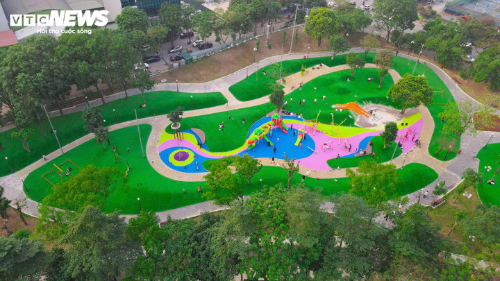 Trước thực trạng này, từ tháng 2/2025, công viên được đầu tư hơn 66 tỷ đồng để cải tạo, chỉnh trang toàn diện. Cuối tháng 10/2025 công viên được "khoác áo mới", đón khách trở lại.