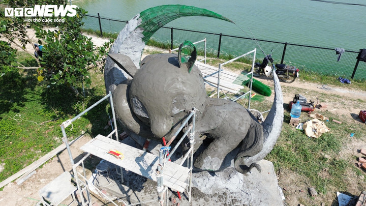 "Ngựa Thương" sẽ được Bùi Văn Quân mang đấu giá, lấy tiền ủng hộ người nghèo ăn Tết.