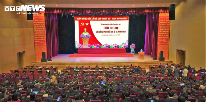 Quang cảnh Hội nghị giao chỉ tiêu phát triển Kinh tế - Xã hội năm 2026 cho 135 xã phường trên địa bàn tỉnh Gia Lai.