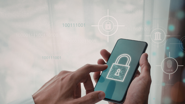 Ứng dụng ngân hàng không được hoạt động trên các thiết bị di động bị can thiệp trái phép. (Ảnh minh họa)