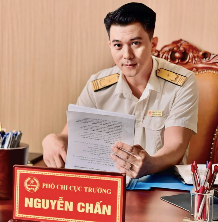 Hà Việt Dũng đóng Phó chi cục trưởng Nguyễn Chấn trong phim "Lằn ranh".