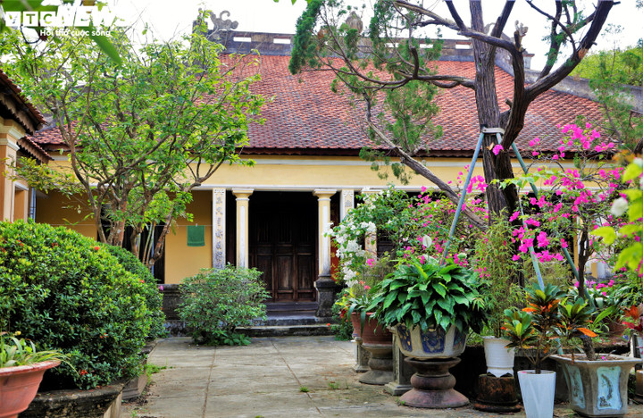 Mỗi năm, hàng ngàn phật tử và du khách đổ về chùa cổ Thập Tháp không chỉ để chiêm bái, cầu an, tìm kiếm sự thanh thản trong tâm hồn mà còn để hiểu thêm về lịch sử văn hóa của vùng đất.