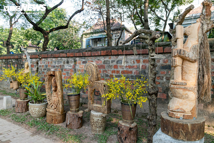 Từ tháng 1 đến tháng 3/2026, trưng bày chuyên đề “Ngựa về phố” diễn ra tại Di tích Quốc gia đặc biệt Văn Miếu – Quốc Tử Giám. Triển lãm mở ra như lời chào năm mới Bính Ngọ, gợi mở khát vọng bền bỉ, tinh thần hành động và tiến bước.