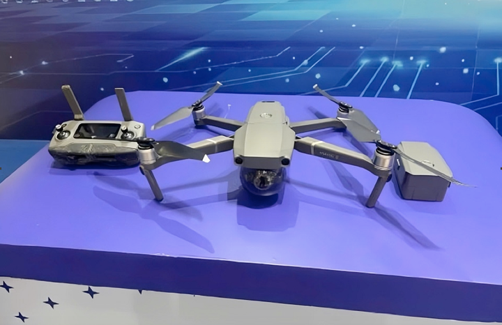 Thiết bị UAV dò tìm sự cố đường dây tự động xử lý hình ảnh và nhận biết nguy cơ sự cố thông báo với người vận hành và gửi thông báo về Trung tâm.