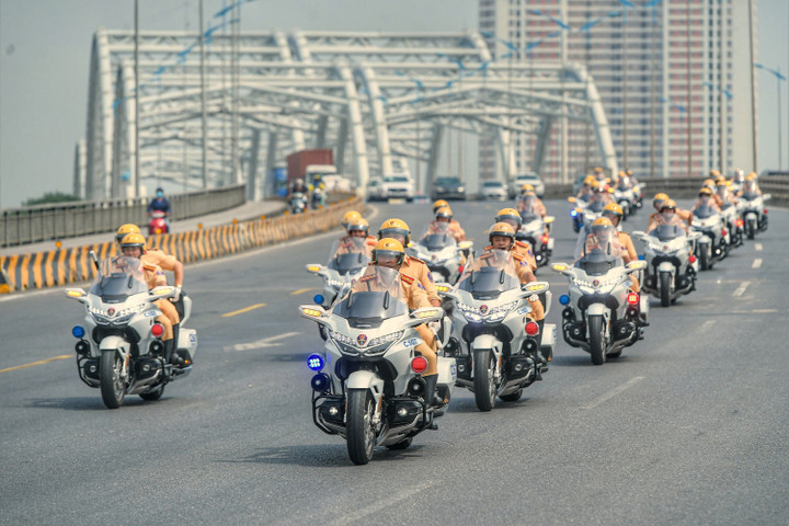 CSGT phân luồng một số tuyến đường trong các ngày diễn ra Đại hội XIV của Đảng.