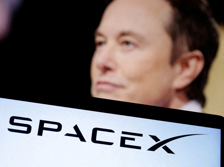 Tỷ phú Elon Musk và SpaceX (Ảnh minh hoạ: Reuters)