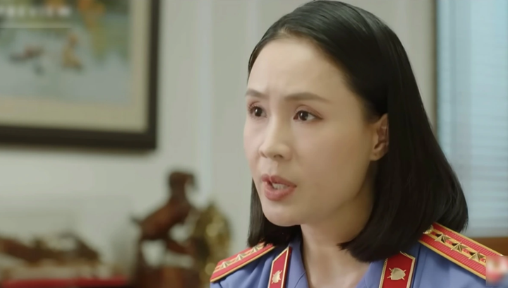 Thu phát hiện người em trai của ông Thuỷ từng dính líu đến một dự án sai phạm trong quá khứ.