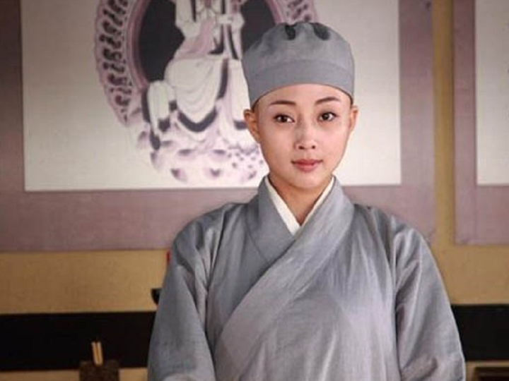 Các phi tần chưa có con thường phải xuất gia làm ni cô khi hoàng đế qua đời.