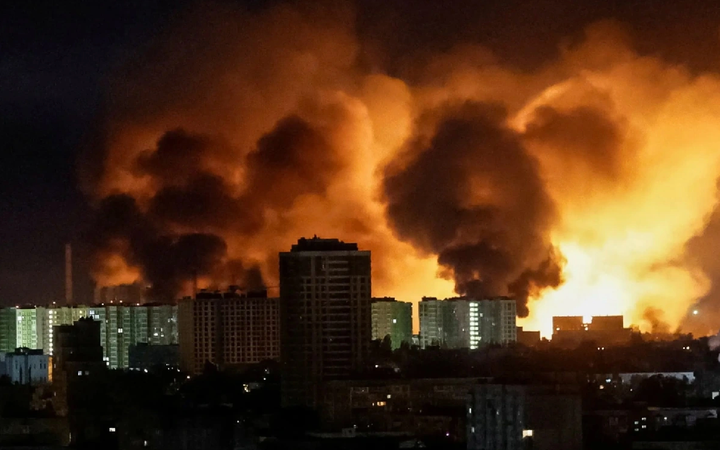 Khói lửa tại thủ đô Kiev của Ukraine. (Ảnh: Reuters)