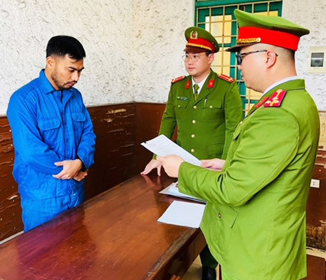 Cơ quan điều tra tống đạt quyết định khởi tố bị can và lệnh tạm giam đối với Đỗ Như Trường.