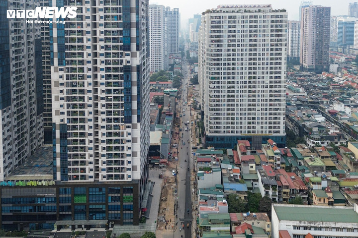 Trước thực trạng trên, năm 2018, UBND quận Thanh Xuân (cũ) phê duyệt dự án cải tạo, mở rộng đường Nguyễn Tuân, với tổng mức đầu tư gần 400 tỷ đồng. Công trình dài 720 m, từ nút giao Nguyễn Trãi đến ngõ 162 Nguyễn Tuân, mở rộng mặt cắt ngang lên 21 m, gồm lòng đường 15 m và vỉa hè hai bên, mỗi bên rộng 3 m.