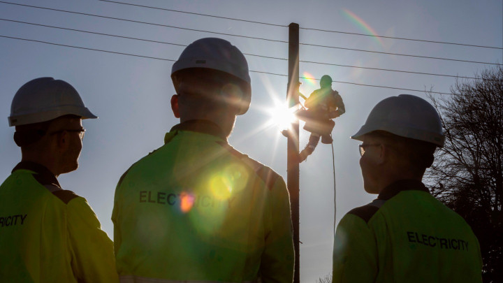 Nhu cầu việc làm tăng cao trong bối cảnh Anh thúc đẩy chuyển dịch khỏi nhiên liệu hóa thạch. (Ảnh: FT)