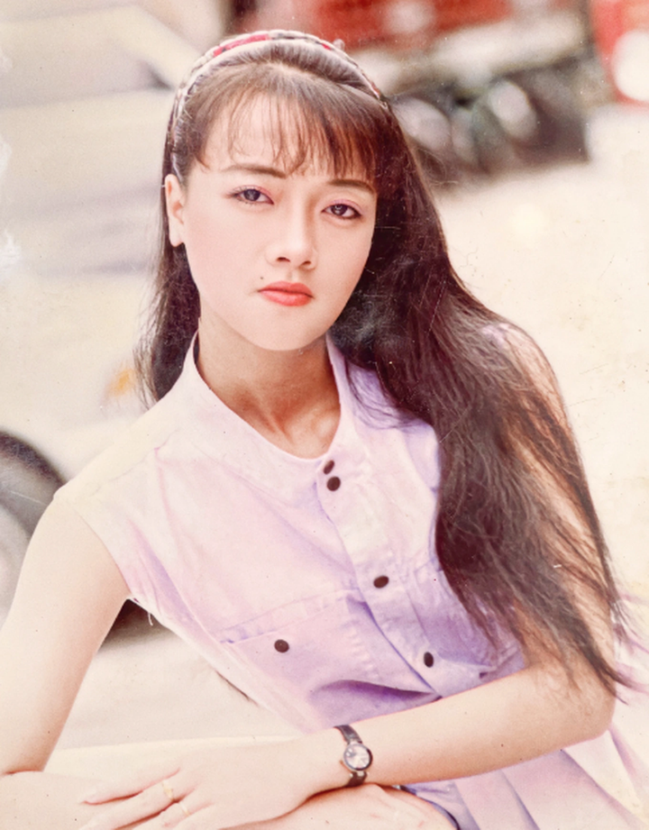 Nghệ sĩ Vân Dung từng lọt Top 15 Hoa hậu Toàn quốc Báo Tiền Phong (nay là Hoa hậu Việt Nam).