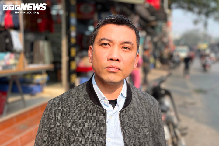 Ông Bạch Đình Nam, Phó Ban Quản lý chợ Phùng Khoang cho biết, Ban quản lý chợ thường xuyên kiểm tra, tuyên truyền, nhắc nhở các tiểu thương không lấn chiếm lòng đường, vỉa hè, không dựng mái hiên, mái che ảnh hưởng đến mỹ quan, lối đi chung. Khu vực trong chợ đã được phân mốc giới rõ ràng và các tiểu thương cơ bản ngồi đúng vị trí quy định. "Sau khi phối hợp với lực lượng chức năng tháo dỡ, khu vực chợ Phùng Khoang trở nên thông thoáng, sáng sủa và văn minh hơn", ông Bạch Đình Nam nói.