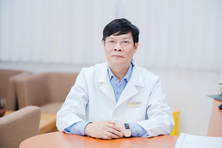 PGS.TS.BS Lê Ngọc Hà đã có gần bốn thập kỷ gắn bó với nghề y.