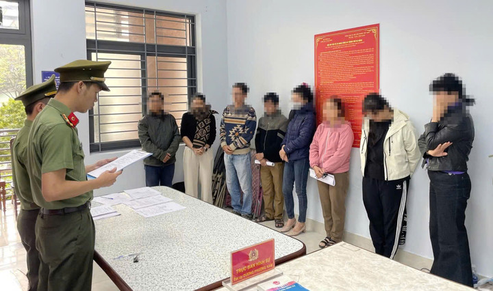 8 đối tượng bị khởi tố. (Ảnh: C.A)