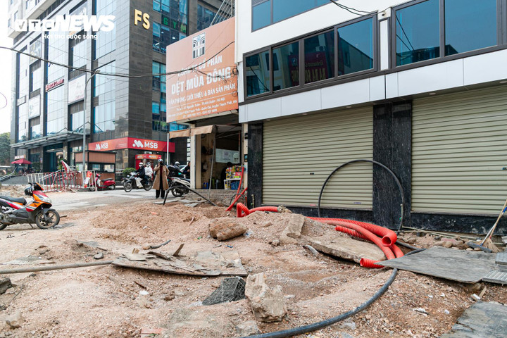 UBND phường Thanh Xuân đã báo cáo UBND TP Hà Nội về các khó khăn, vướng mắc trong xử lý diện tích đất còn lại sau giải phóng mặt bằng và xin ý kiến chỉ đạo. Khi có hướng dẫn, phường Thanh Xuân sẽ tổ chức thực hiện theo đúng quy định.