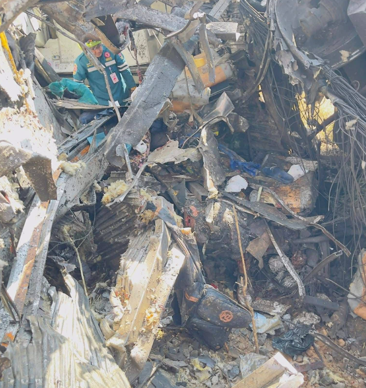 Vụ tai nạn xảy ra trên các gói thầu số 3 và 4 của dự án, bao gồm các đoạn Lam Ta Kong - Si Khiew và Kudjik - Khok Kruad, do Công ty Italian-Thai Development Plc đảm nhận. (Nguồn: Fire & Rescue Thailand)