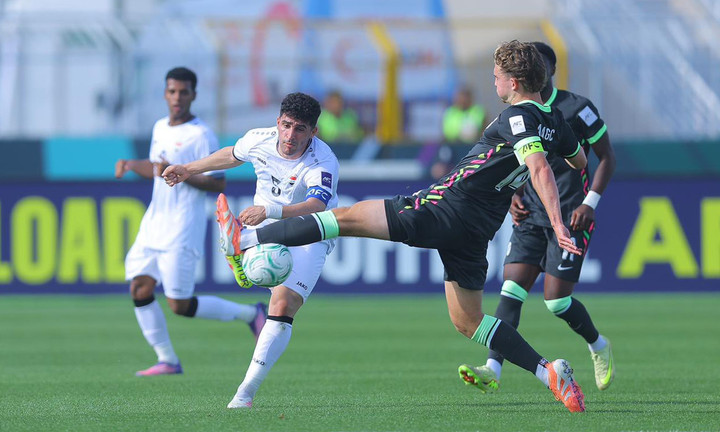 U23 Iraq đấu với U23 Australia.