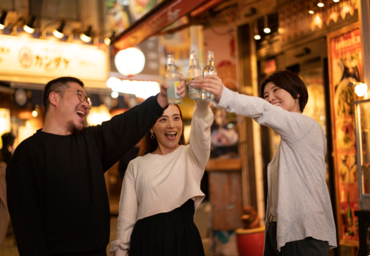 Rượu bia khiến cơ thể mệt mỏi, đau đầu, buồn nôn (Ảnh: Freepik)