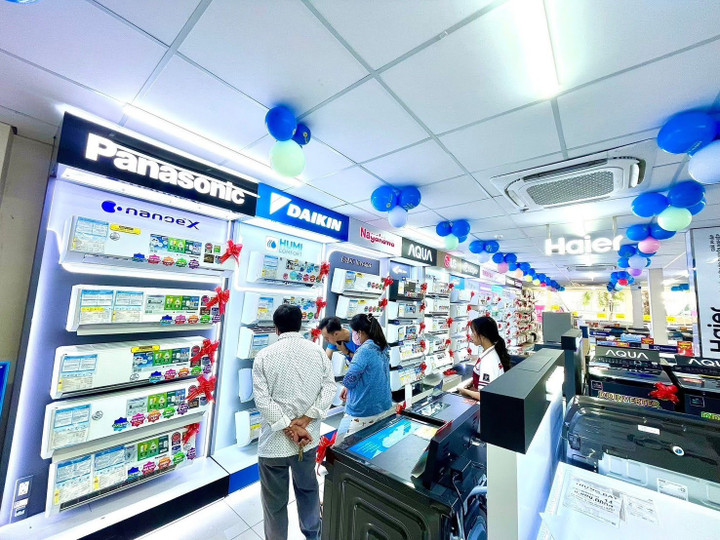 Tại hệ thống Điện máy XANH, người dùng dễ dàng tìm thấy các thiết bị gia dụng chính hãng, chất lượng, bảo hành hậu mãi đầy đủ để an tâm đón Tết.