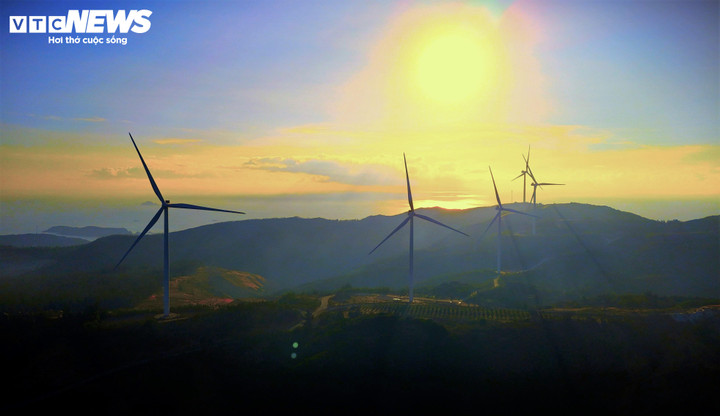 Các dự án điện gió đang hoạt động thành công tại Gia Lai đã tạo nên một bức tranh tươi sáng, khẳng định vị thế của tỉnh này trên bản đồ năng lượng quốc gia.