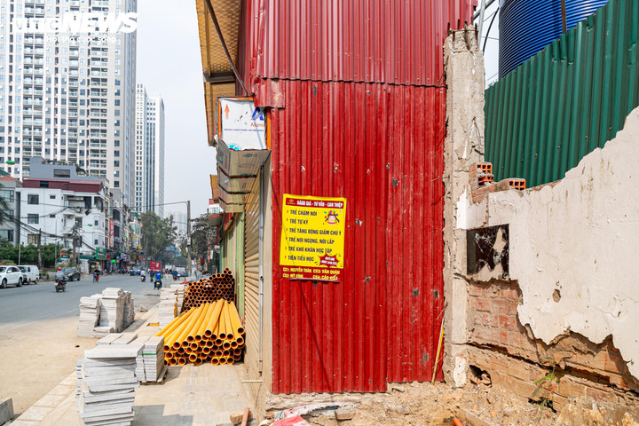 5 căn nhà "siêu mỏng", chiều sâu chỉ hơn 1 m và chiều rộng gần 2 m.