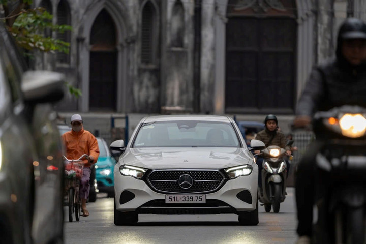 Nhiều nghề đặc thù được ưu đãi 6% khi mua xe Mercedes-Benz - 1