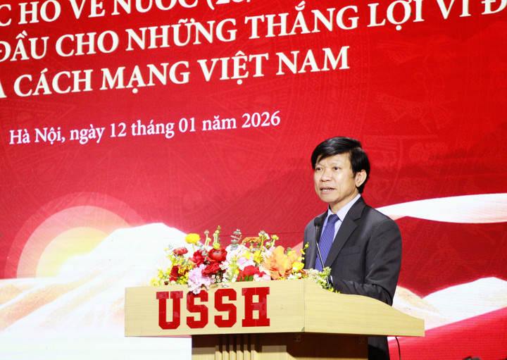 GS.TS Hoàng Anh Tuấn, Hiệu trưởng Trường Đại học KHXH&NV, phát biểu khai mạc hội thảo.