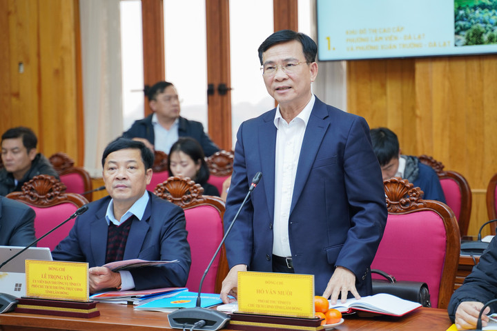 Chủ tịch UBND tỉnh Lâm Đồng Hồ Văn Mười phát biểu tại buổi làm việc. (Ảnh: Cổng thông tin điện tử tỉnh Lâm Đồng)