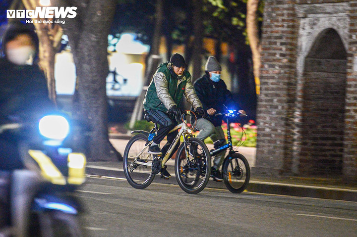 Ngày 17/1, Hà Nội và các tỉnh, thành miền Bắc tiếp tục rét về đêm và sáng. (Ảnh minh hoạ: Viên Minh)