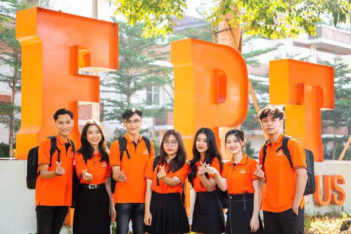 Trường Đại học FPT mở chương trình học bổng Tìm kiếm nhân tài kỷ nguyên số với 1.030 suất học bổng cho học sinh lớp 12 toàn quốc.