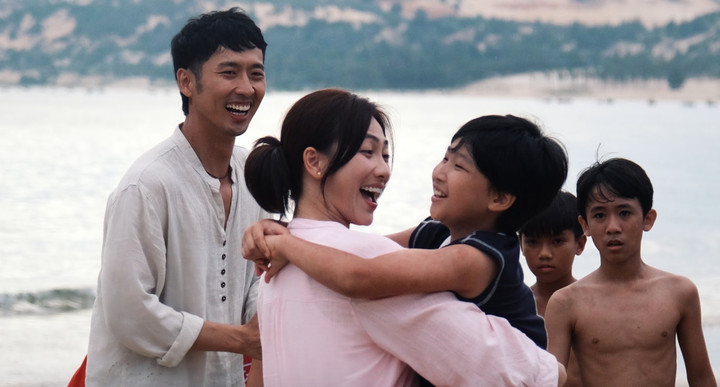 Phương Anh Đào tiếp tục đóng cặp với Tuấn Trần trong phim điện ảnh Tết.