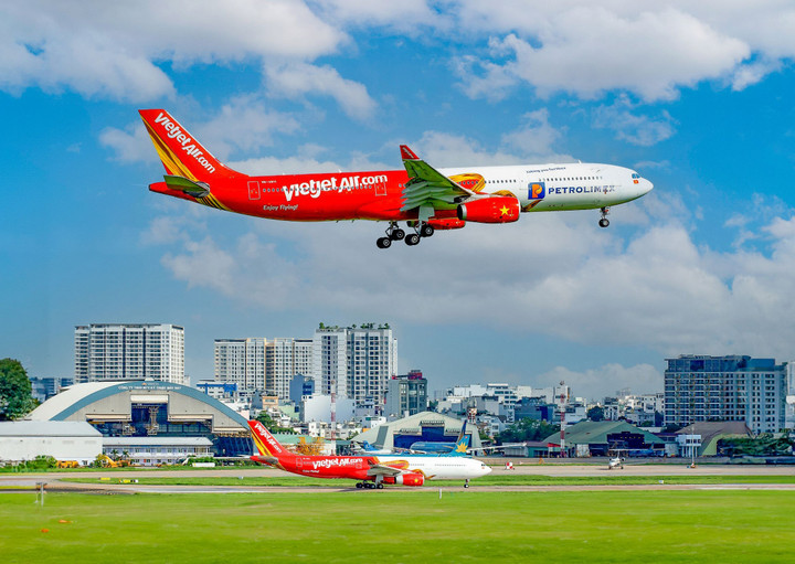 Vietjet triển khai mở bán thêm 390.000 chỗ, tương đương gần 1.800 chuyến bay bổ sung trong giai đoạn cao điểm từ 2/2 đến 3/3 (tức 15 tháng Chạp năm Ất Tỵ đến 15 tháng Giêng năm Bính Ngọ).