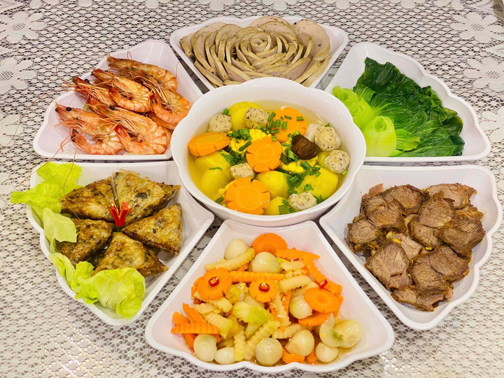 Gợi ý mâm cỗ cúng tất niên đơn giản. (Ảnh: Thùy Linh)