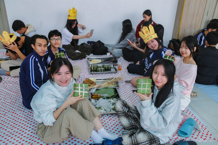 Mọi công đoạn được chuẩn bị kỹ lưỡng tạo thành tinh thần thi đấu sôi nổi.