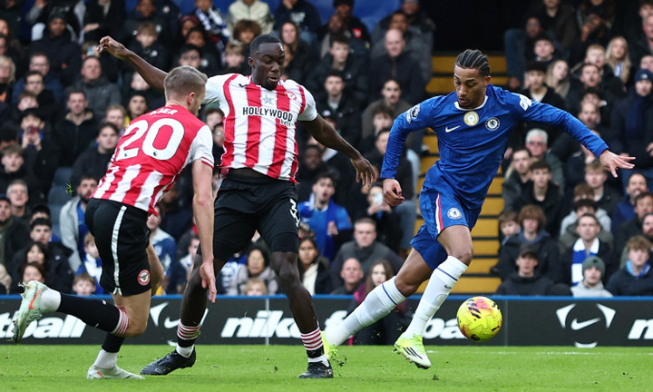 Joao Pedro ghi bàn mở tỷ số cho Brentford. (Ảnh: Reuters)
