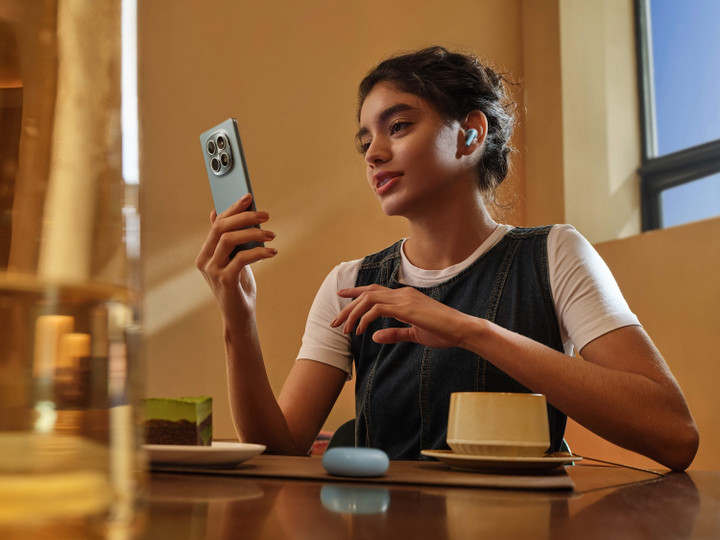 REDMI Buds 8 Lite là mẫu tai nghe không dây đáp ứng nhu cầu nghe nhạc, học tập và giải trí trong nhiều ngày.