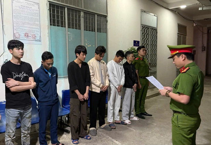 Nhóm người bị khởi tố. (Ảnh: C.A)