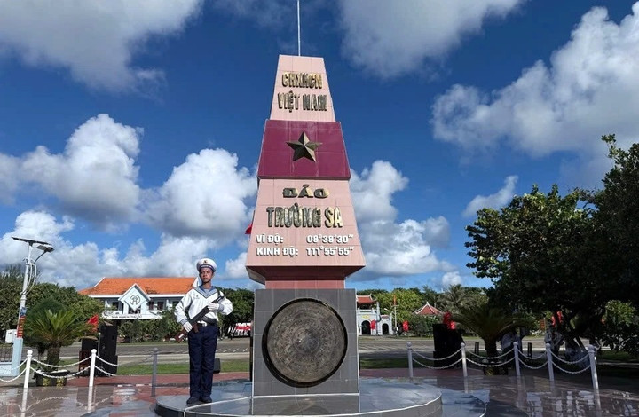 Cột mốc chủ quyền đảo Trường Sa.