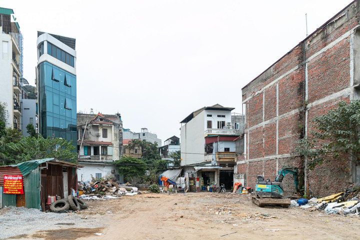 Bày tỏ sự đồng thuận với dự án, ông Vương Quốc Hoà cho biết gia đình sẵn sàng bàn giao mặt bằng sớm, song đang gặp nhiều khó khăn trong việc tìm nơi ở tạm.