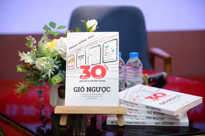 "Gió ngược – 30 năm làm nghề báo chí & truyền thông" là cuốn sách thứ 5 của tác giả Phạm Sông Thu.