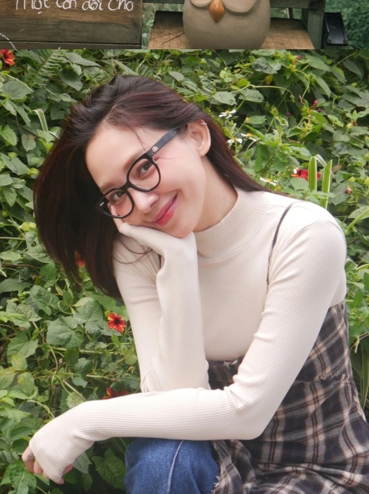 Bên cạnh công việc, Tóc Tiên dành thời gian đi du lịch, nghỉ ngơi, gặp gỡ bạn bè để cân bằng lại cuộc sống.