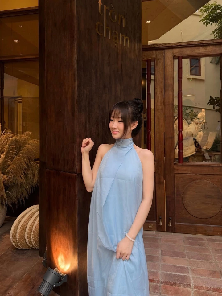 Trên TikTok, Lan Anh sở hữu hơn 3,7 triệu người theo dõi; các video nhảy bắt trend, đời thường thu hút từ hàng trăm nghìn đến hàng triệu lượt xem.